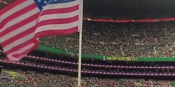 usa booed wk2026 Bij de WK-opening in Mexico-Stad klonk boegeroep toen de Amerikaanse vlag werd getoond, gevolgd door gejuich voor Mexico. Lees verder voor meer over de sfeer en reacties tijdens de ceremonie.