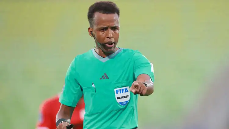 world cup somali ref omar abdulkadir artan POLITIEK & ECONOMIE | MISDAAD & POLITIE | INGEZONDEN | COLUMN & OPINIE | ENTERTAINMENT | SPORT | GEZONDHIED | KEY NEWS |