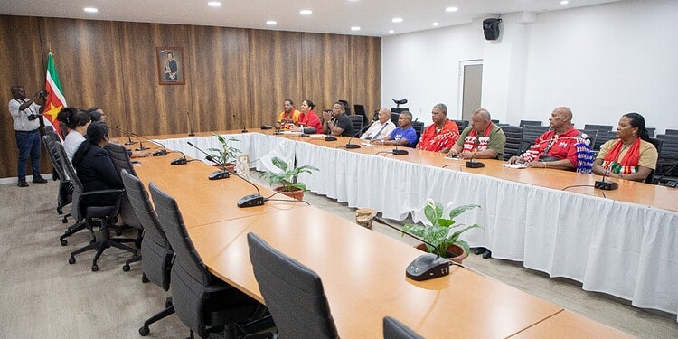 1000481839 Indigenous leaders oppose the Wet Bescherming Woon en Leefgebieden because of its limited protection and demand full recognition of collective land rights in Suriname.