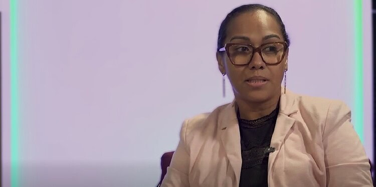 Charlene van Bree Soentik La deuda pública de Surinam ascendía oficialmente a 4.650 millones de dólares a finales de junio de 2026, equivalente al 119,6 % del PIB, según la Oficina de Deuda Pública.