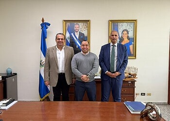 29fc85b9 70dc 68d6 46b8 aefd3830ed60 IICA and El Salvador are strengthening their cooperation to protect small-scale farmers from drought and the effects of El Niño, with investments in seeds, livestock farming and climate-resilient agricultural projects.
