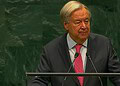 Antonio Guterres 联合国秘书长古特雷斯呼吁为人工智能制定国际规则，以更好地管控风险并加强国家间合作。他同时强调和平与气候行动的必要性。