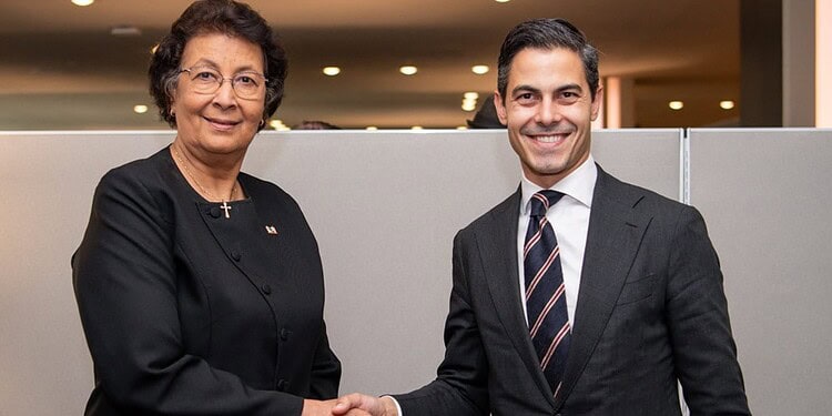 President Simons en Nederlandse premier bespreken verdieping bilaterale samenwerking a President Simons and Prime Minister Jetten discussed in New York deepening cooperation between Suriname and the Netherlands in education, healthcare, the economy and the history of slavery.